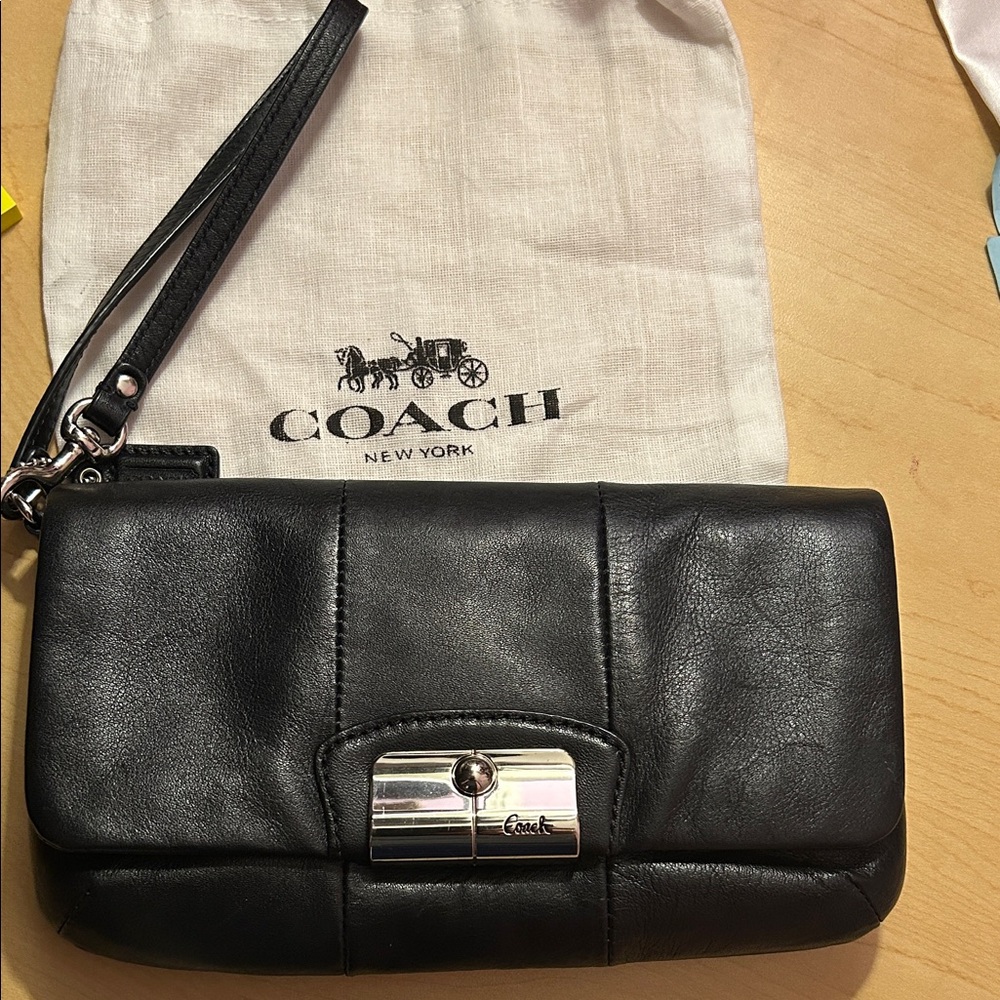 Coach Kristin Vintage Leather Clutch in Great Preloved Condition